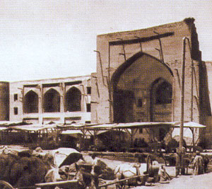 Old photo of Kukeldash Madrasah
