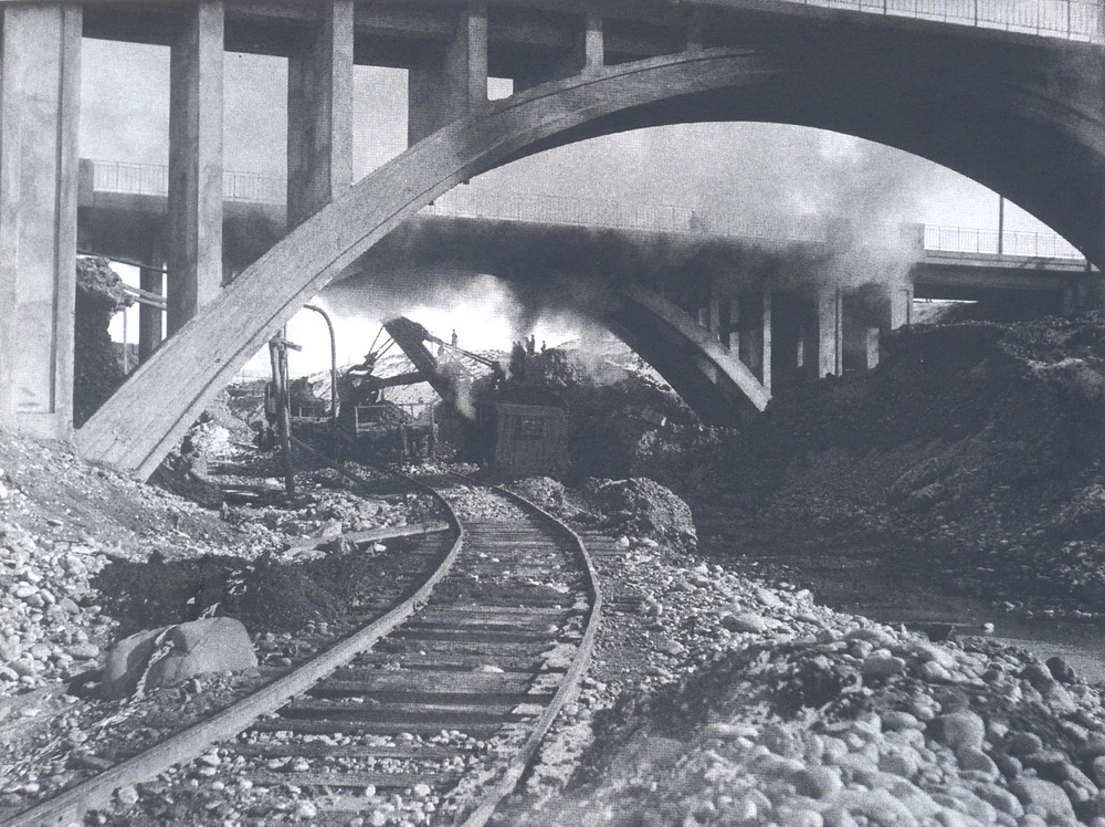 Dredging for the railway and highway bridge. 1936