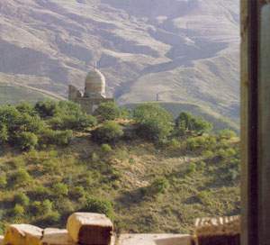 Katta Lyangar - a monument in the mountains