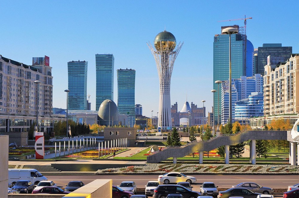 Астана - площадь Байтерек