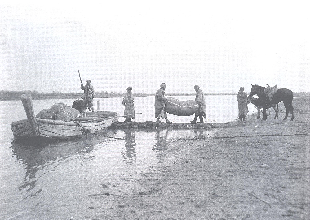 A ferryboat on the Zerafshan River. 1927