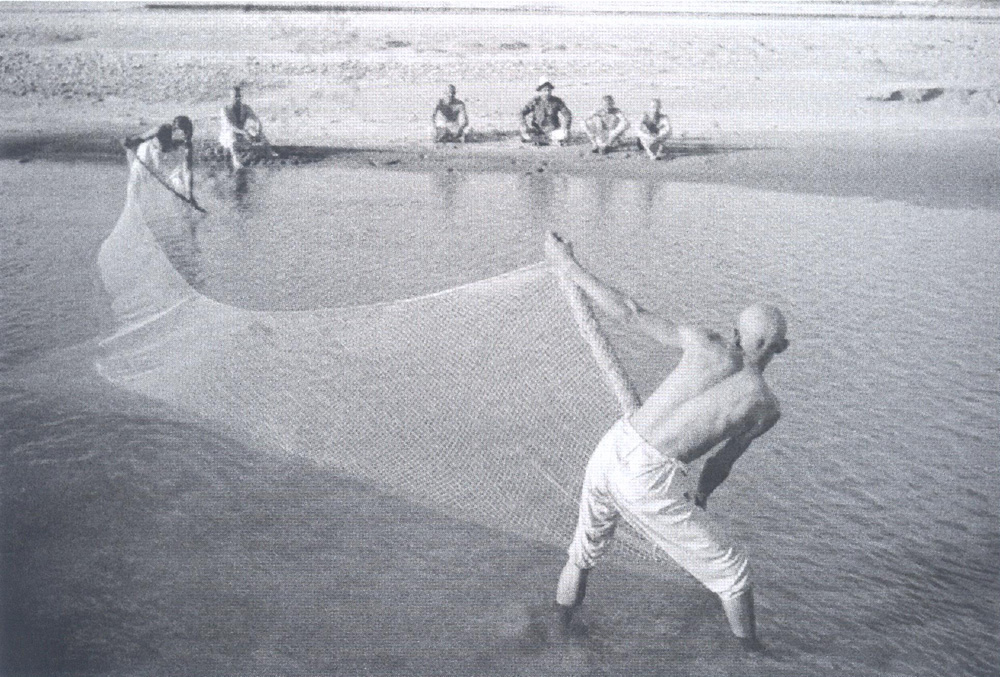 Fishing on the river of Qaradarya. 1937. Pahta-Abad district